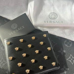 🌟NEW🌟 Versace Medusa Studded Wallet Leather